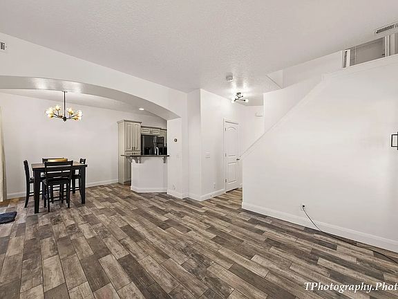 4th image of 2522 Manzoni Rd