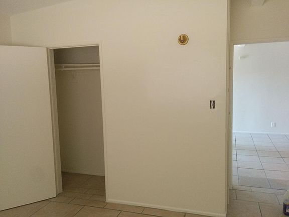 5th image of 1827 W Sallie Ln #7