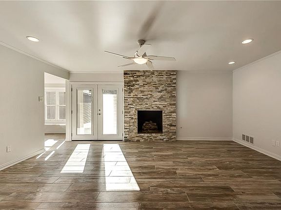 5th image of 3176 Whitemarsh Cir