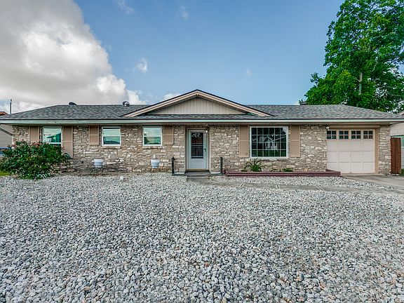 3rd image of 207 BALBOA DR