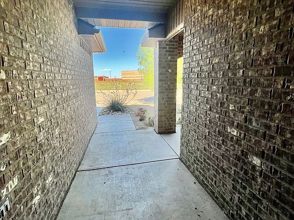 3rd image of 10008 Urbana Ave