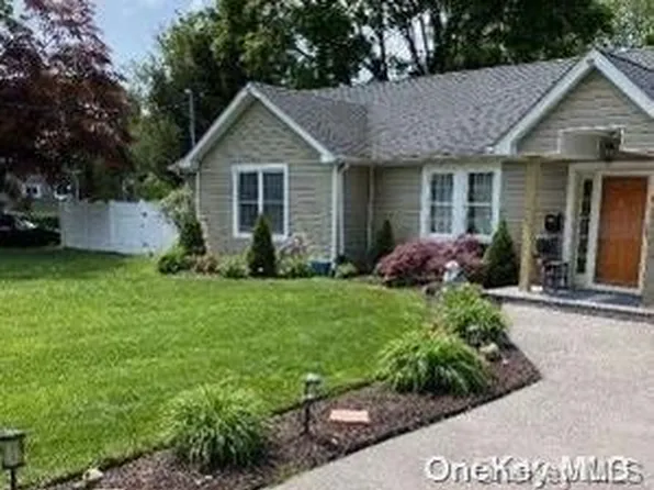 1036 Wilson Boulevard, Babylon, NY 11722
