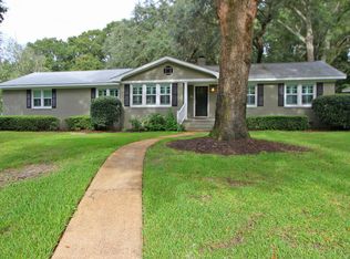 1347 Winchester Dr, Charleston, SC 29407