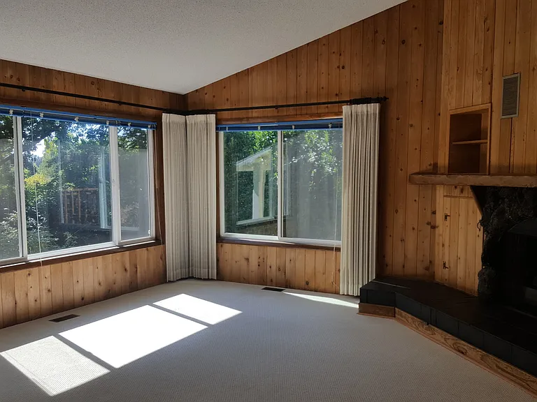 8065 SW Ridgeway Dr — Photo 2