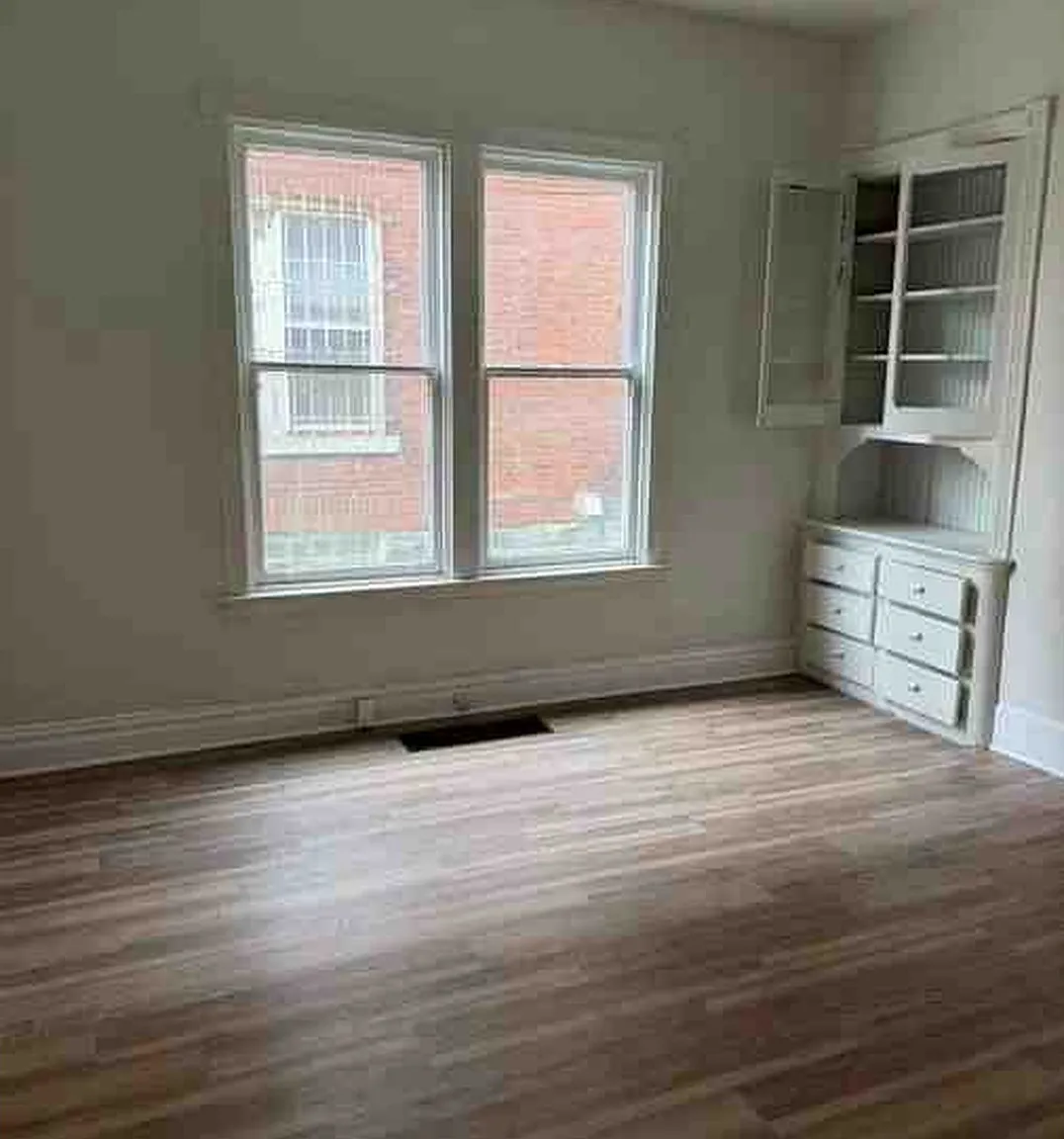 6 bed, $2,000 — Photo 3