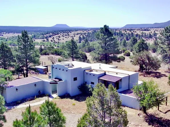 22 County Road A32t, Las Vegas, NM 87701