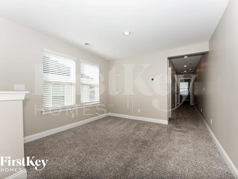 1451 Japonica Aly — Photo 6