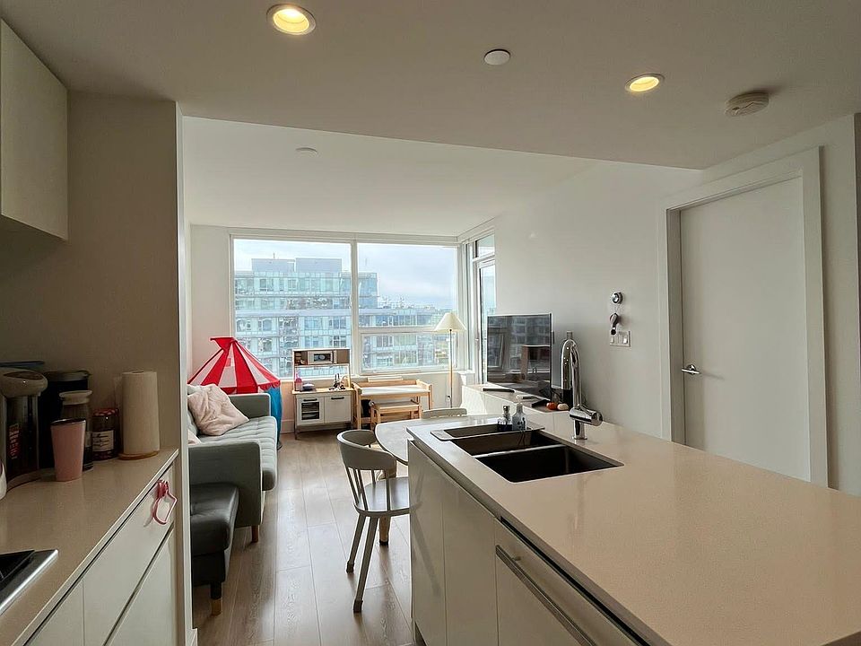 5508 Hollybridge Way Richmond, BC Zillow Apartments for Rent in