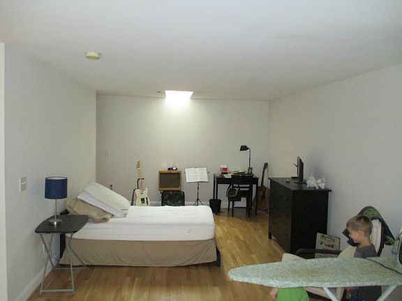 4th image of 24 Chandler Ct #A