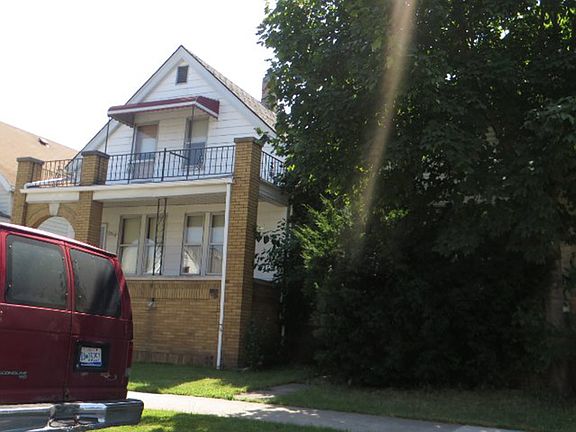 4th image of 2218 Belmont St