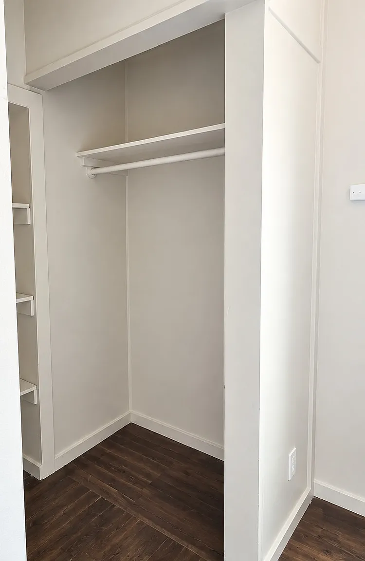 10 bed, 4200 sqft, $1,175 — Photo 3