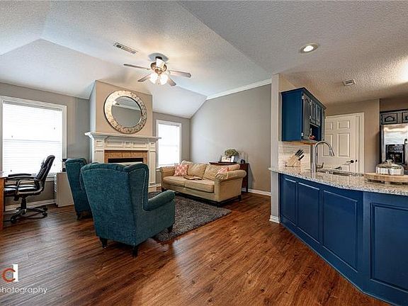 5th image of 1210 N Oriole Ave