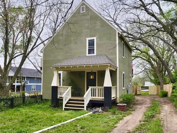 114 N Ozark St, Prairie Grove, AR 72753