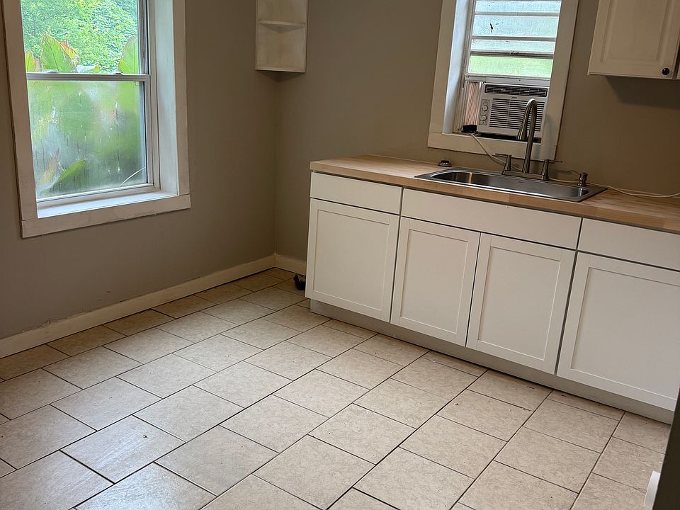 1st image of 41 Hollis Hts #Basement