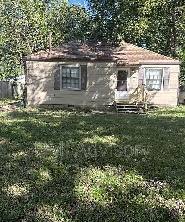 1st image of 2220 SW Plass Ave