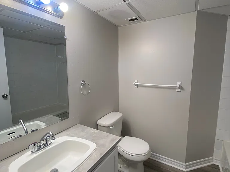 24 Dundas St #105 — Photo 6