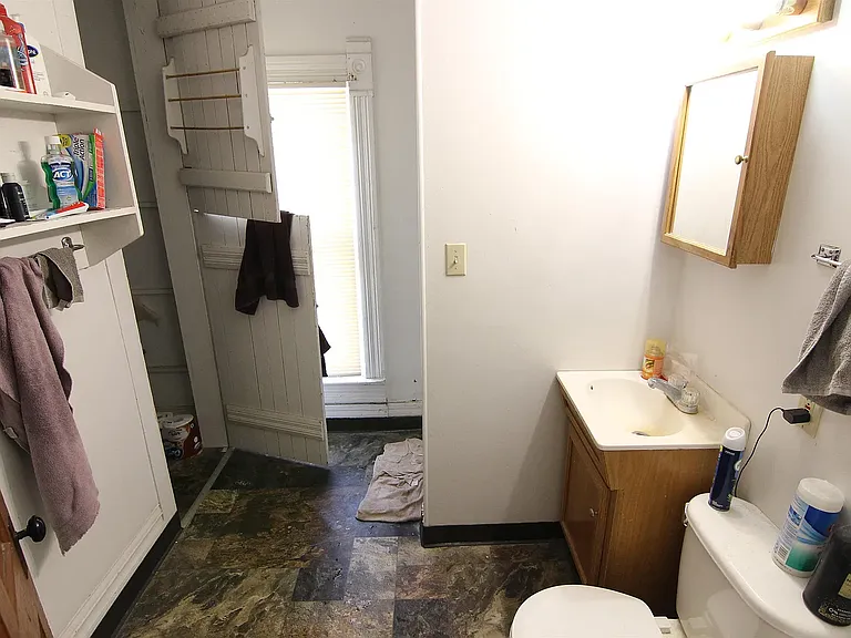 2122 Olive St #2 — Photo 3