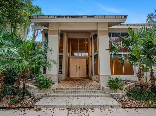 7425 SW 106th St, Pinecrest, FL 33156