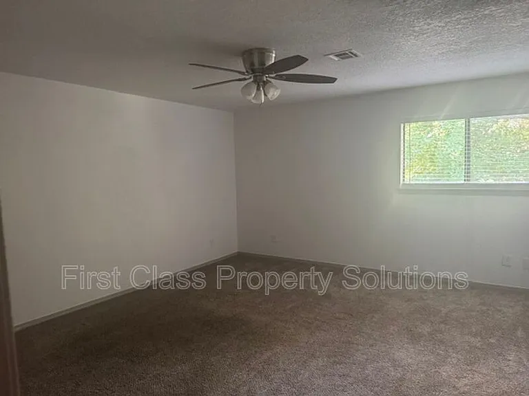 1404 Mary Lee Ln — Photo 6