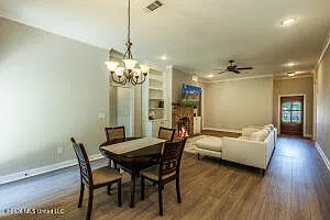 554 Birchwood Blvd — Photo 3