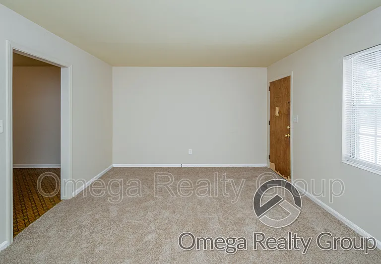 2020 High School Rd #C — Photo 5