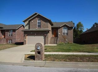 3199 W Melbourne St, Springfield, MO 65810