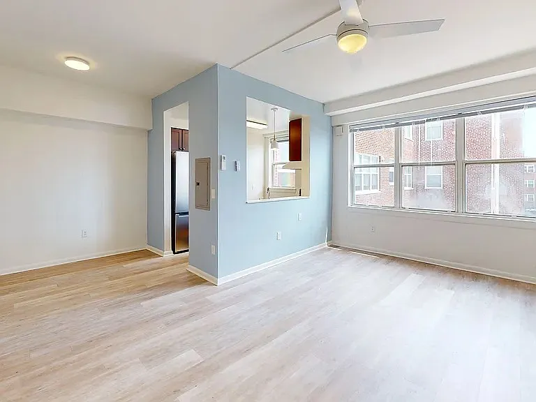 Girard House — Photo 2