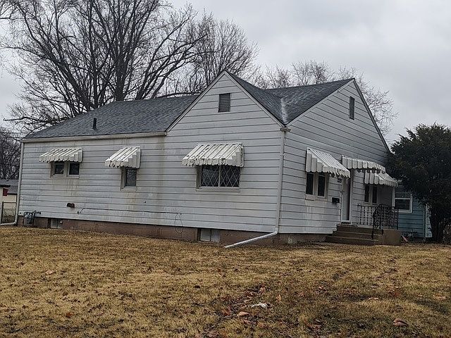 1st image of 2229 Midway Dr