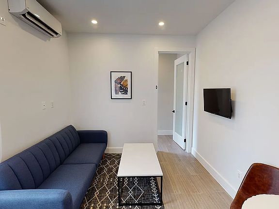 4th image of 622 Myrtle Ave #2L