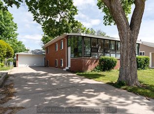 1916 W 10th St, Grand Island, NE 68803