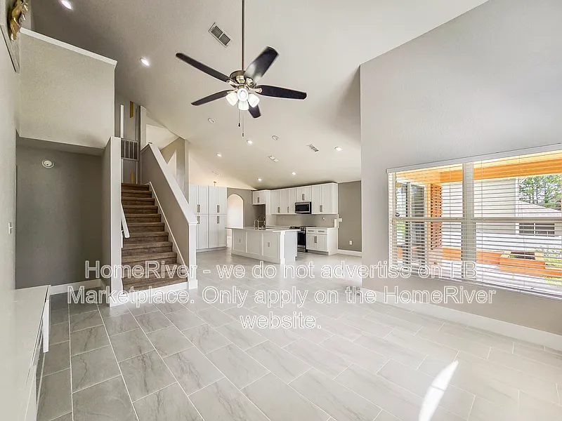 4 bed, 3.0 bath, 2410 sqft, $2,995 — Photo 4