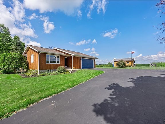 3rd image of 4591 Stoney Brook Rd
