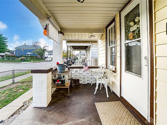 3rd image of 1304 Campbell Ave