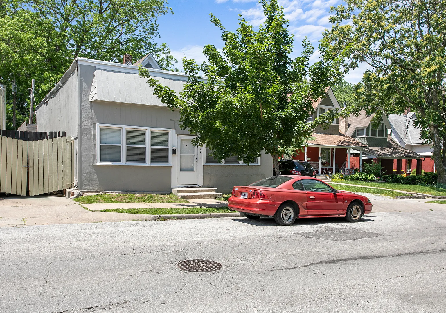 2 bed, 2.0 bath, 1050 sqft, $1,295 — Photo 3
