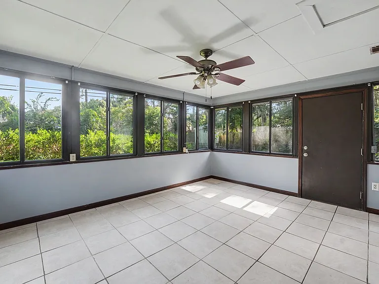 18 Silverstone Cir — Photo 21