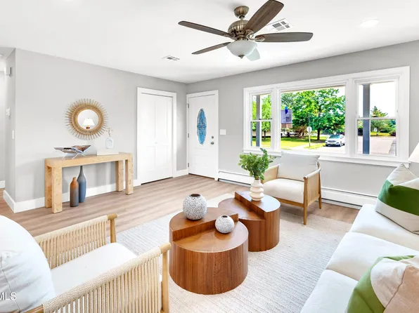 134 Northumberland Drive, Toms River, NJ 08757