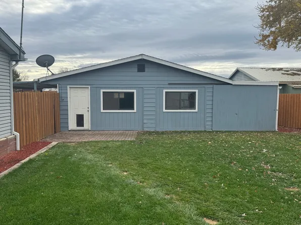 9441 Maple Dr NE #B, Moses Lake, WA 98837
