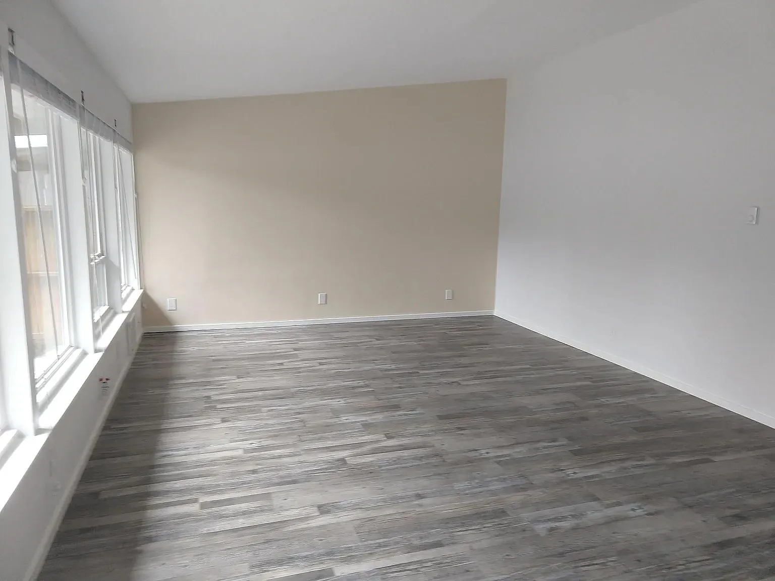 2 bed, 840 sqft, $2,500 — Photo 2