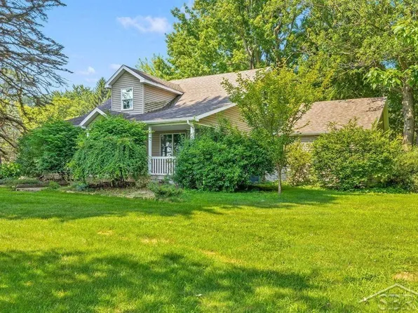 5025 N River Rd, Freeland, MI 48623
