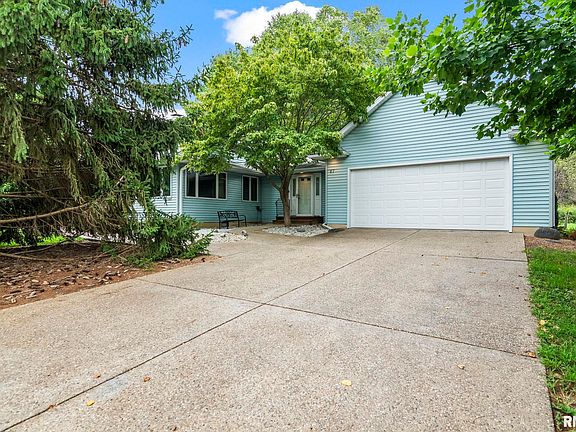 2nd image of 47 Aspen Rd