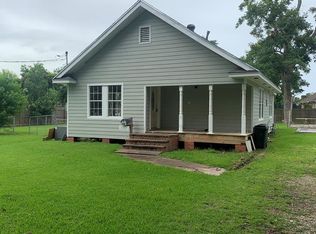 1010 Johnson Ave, Port Neches, TX 77651