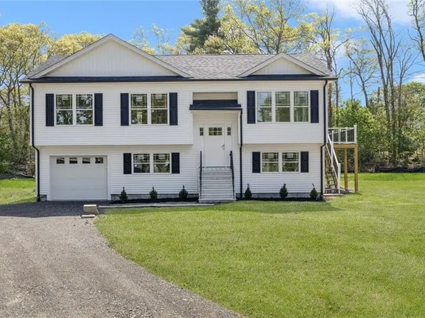 136 Hill St, Coventry, RI 02816