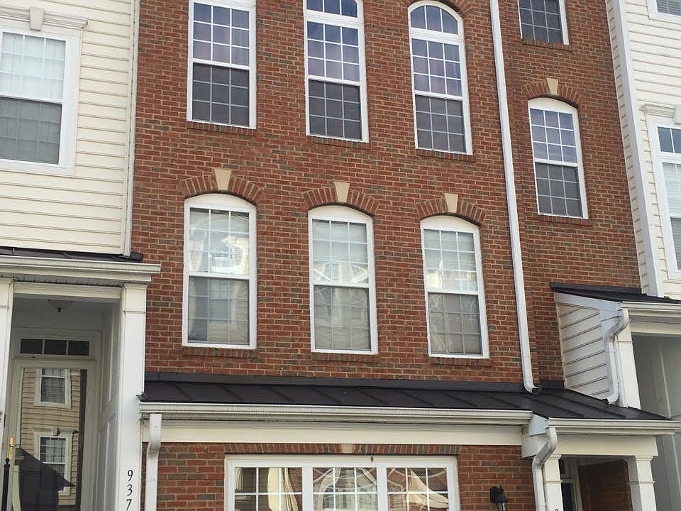 1st image of 935 Pine Forest Ln
