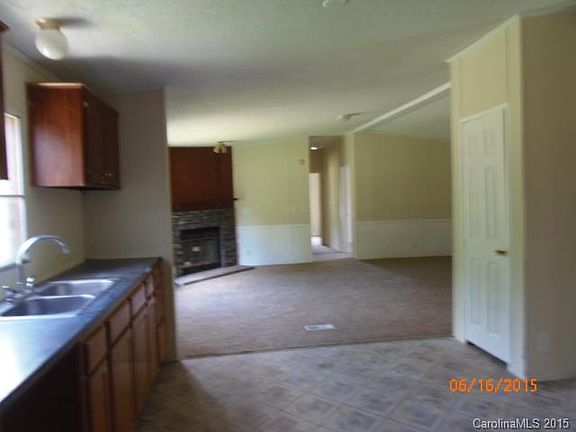 5th image of 121 Tangent Dr