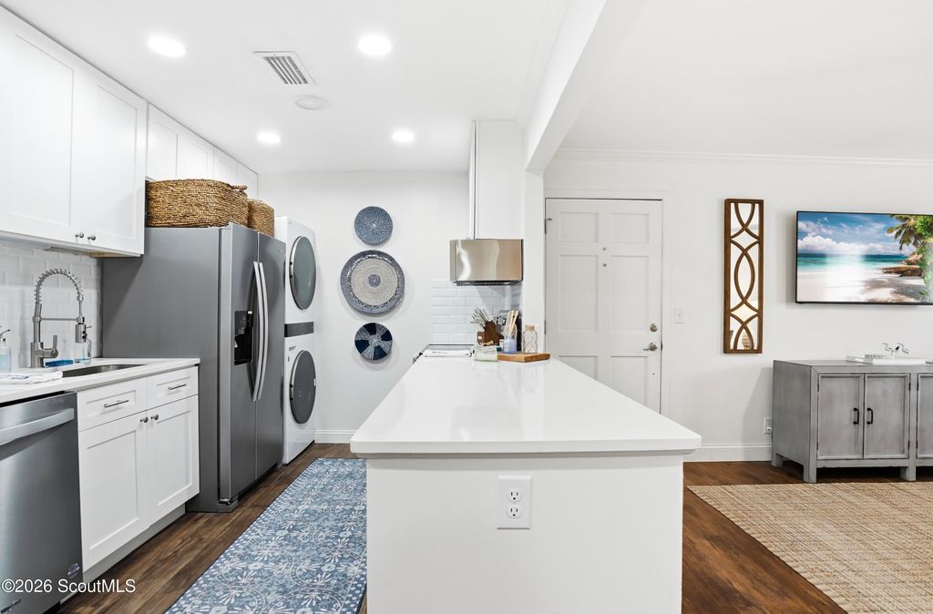 850 Mallery St APT E6, St Simons Island, GA - View 6