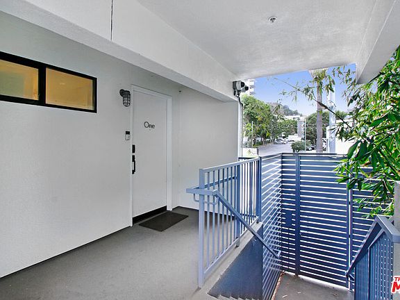 2nd image of 7124 Hollywood Blvd APT 1