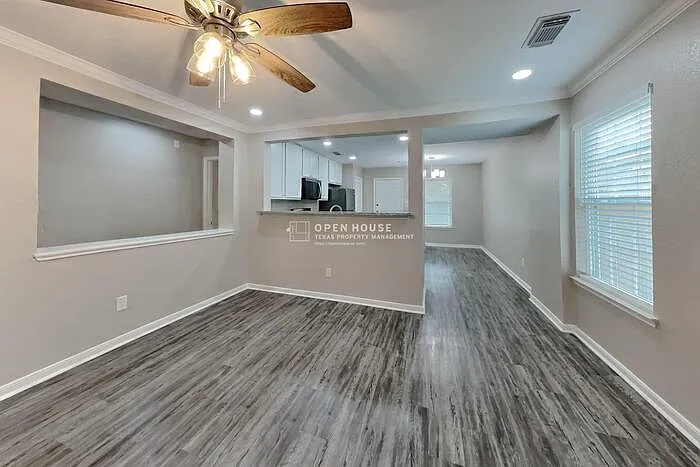 3 bed, 2.0 bath, 1270 sqft, $1,750 — Photo 3