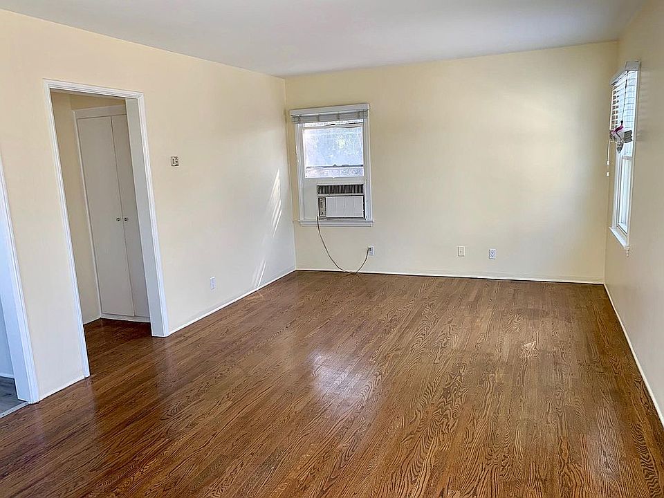 Huge, Bright Living Room