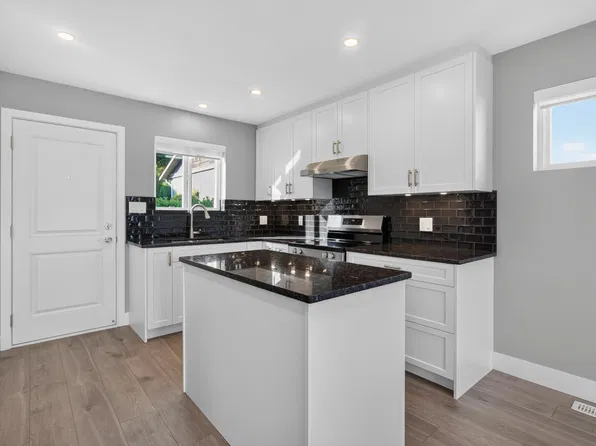 7081 Belcarra Dr, Burnaby, BC V5A 1A6