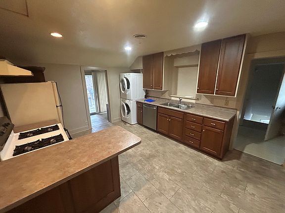 5th image of 1411 Reed Rd #4